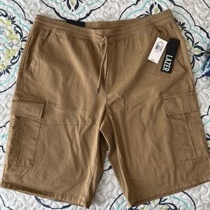 Mens New with tags elastic waist cargo shorts XL